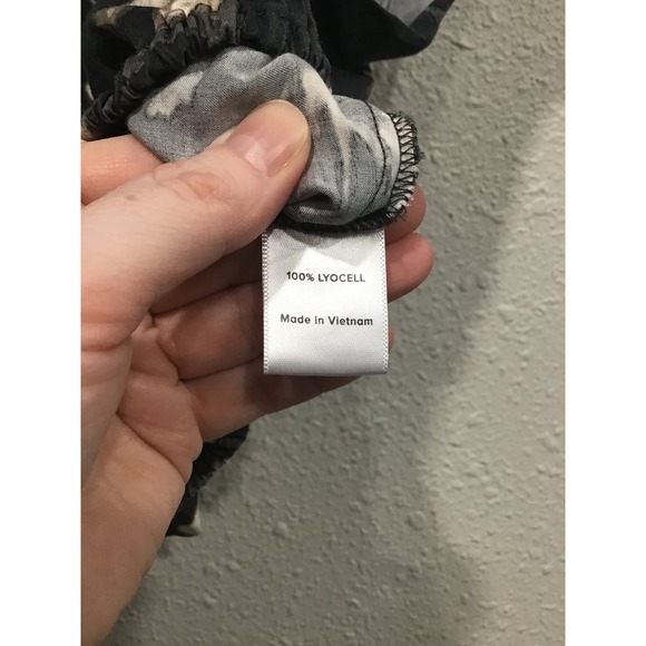 Evereve Phoebe Dolman Top Black White Floral Size M Blouse Relaxed Chic Indie - Picture 5 of 7